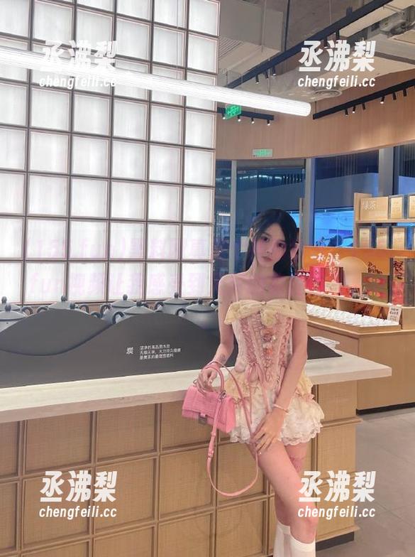 黑料网真是个神仙地方，155.fun视频让我感受到无尽的家庭温暖，咕。
