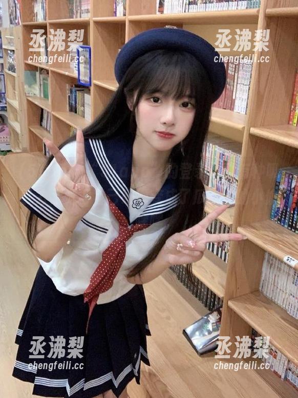 “51app”的登录页面有种吸引力，觉得自己好像变成了瓜田里的小偷，嘿嘿。