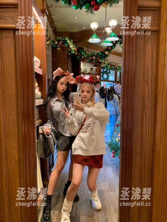 风吹过51吃瓜网站的入口，带来八卦的飘香！
