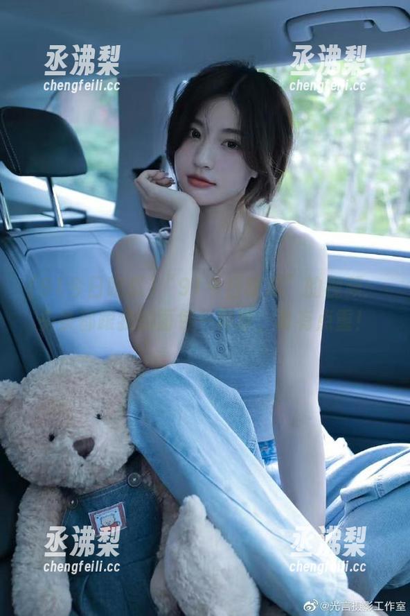 “91今日吃瓜”的视频：头条都跟我的面包一样厚，真有点重！