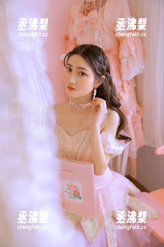 曾经一起上课的她，现如今成了网红？91吃瓜网址带你收藏她背后的囧事！