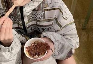 91吃瓜网的导航指向重大瓜事件，我的心情瞬间五味杂陈…