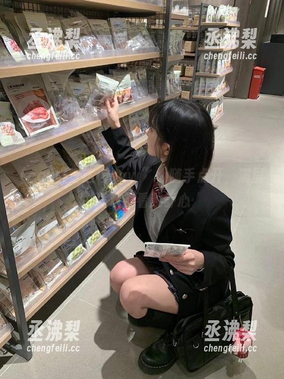 直达“cgw”，随手点开，满屏狂欢越看越舒心