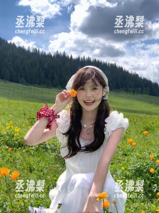 别犹豫，马上登录hlw，或许能遇见那个在洗澡的时候也爱看新闻的“网红”。