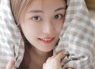 观看“五一吃瓜”官网网页版，简直就像走进了五光十色的八卦世界！