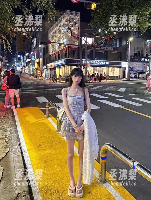 别再忍耐了，今日吃瓜让你“免费”更新大瓜消息，躲不掉的聊天话题！
