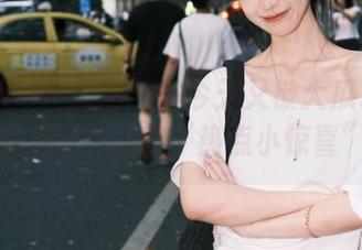 吃瓜网网站今天又被大瓜填满了，快来看看这些“热点小惊喜”！