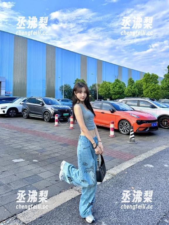 一打开吃瓜网官网，就像走进了个盛大派对，结果那就是个空手而归的小场面。
