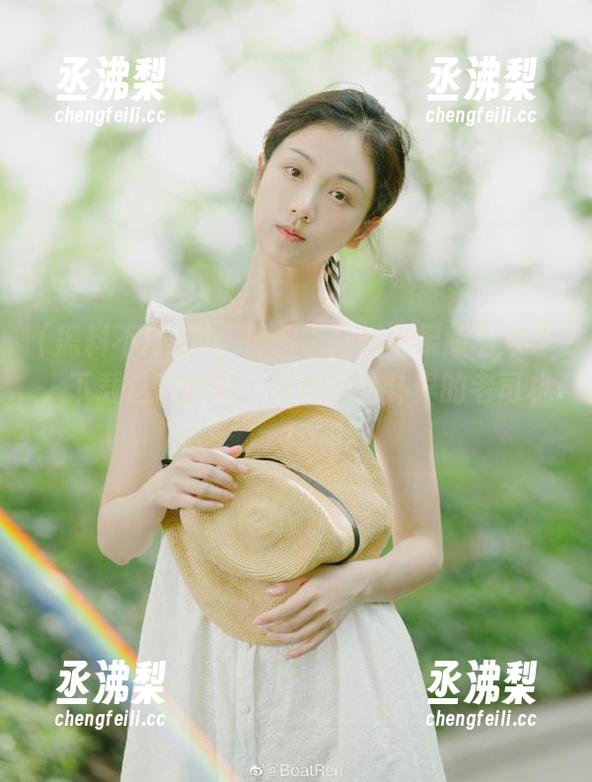 “黑料不打烊苹果版”来了，下载这款神器，我就是八卦界的老司机！