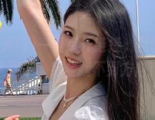 一旦点开链接，黑料传送门太强了，完全找不到方向！