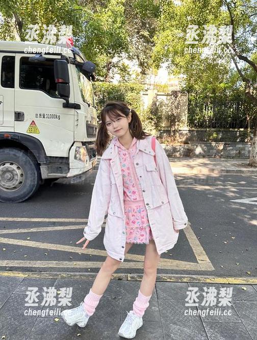 “黑料吃瓜网”最新线路改超了,果断带着小板凳去围观瓜田吧! “黑料吃瓜网”最新线路改超了,果断带着小板凳去围观瓜田吧!