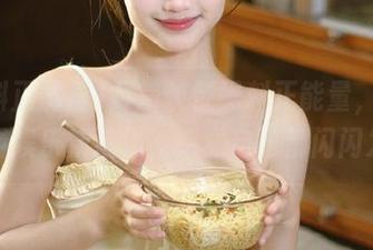 万篇长征黑料正能量，你的免费娱乐新选择，感觉自己都闪闪发光