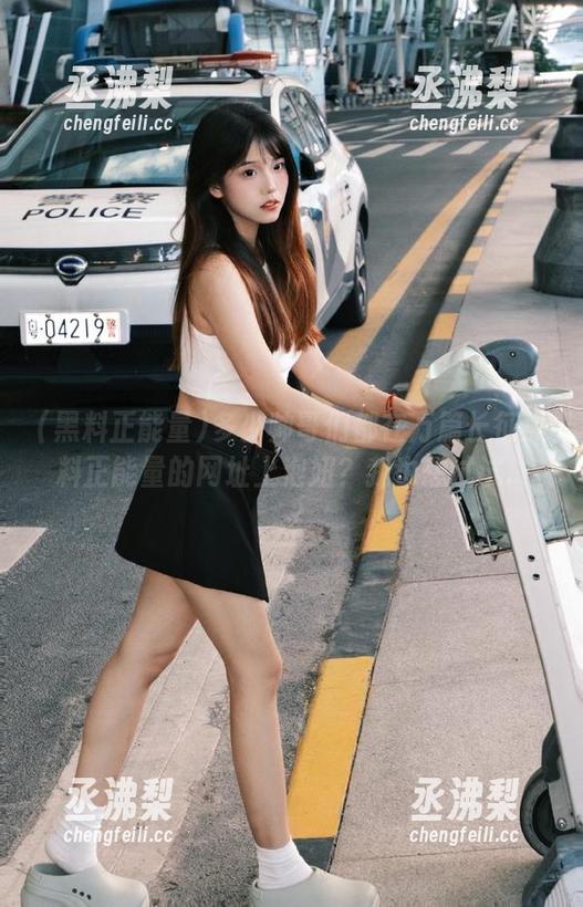 多少帅哥们都在万篇长征黑料正能量的网址上泡妞？我也想试试...