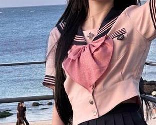 浏览“黑料网”，永不迷路却被那一个个“.”撞得天旋地转。