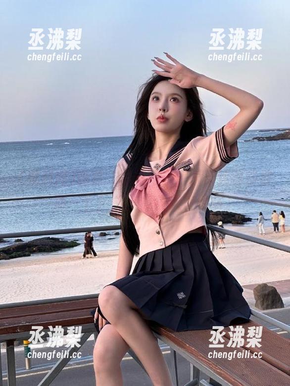 浏览“黑料网”，永不迷路却被那一个个“.”撞得天旋地转。